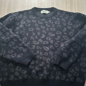 Duvin Black Leopard Print Men's Crewneck Sweater